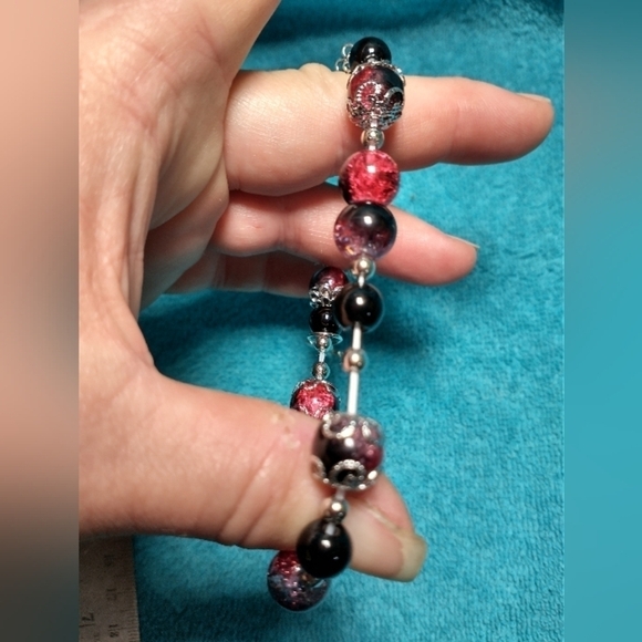 Silvertone black red stretch beaded gothic bracelet - Picture 2 of 3